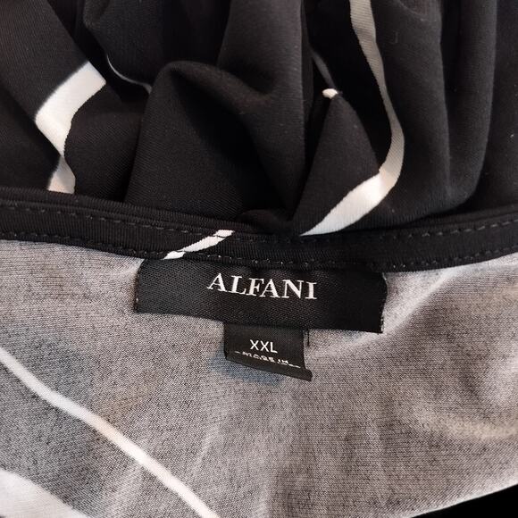 Alfani Tunic Stretch Jersey Knit Sharkbite Hem Pullover - Picture 9 of 9